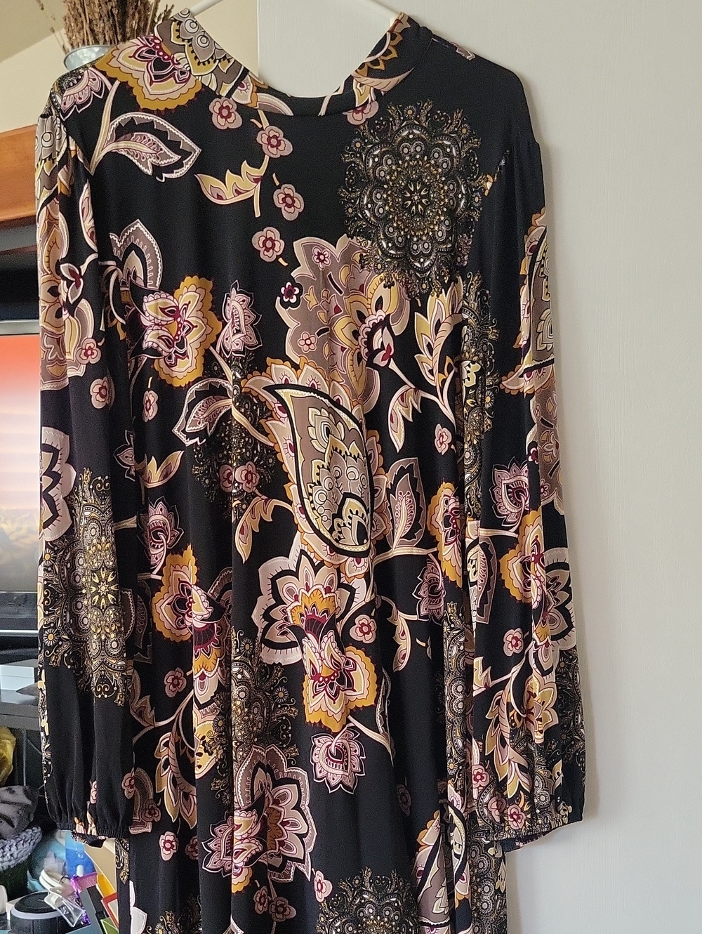Robbie Bee Black Floral Paisley Long Sleeve Dress